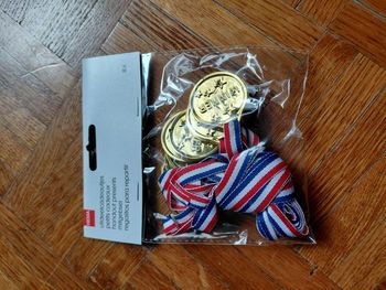 sachet de 8 médailles pour enfants