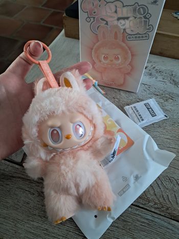 Peluche labubu hapiness 