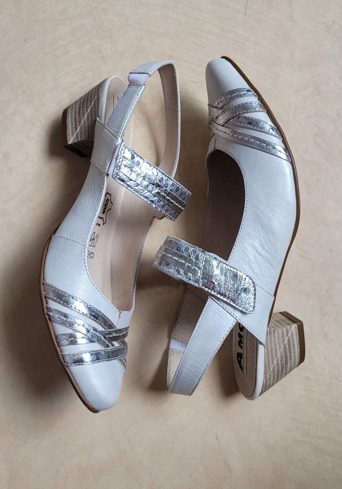 Chaussures à brides - photo numéro 2