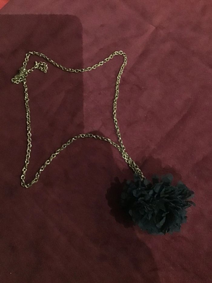 Joli sautoir fleur vintage - photo numéro 2