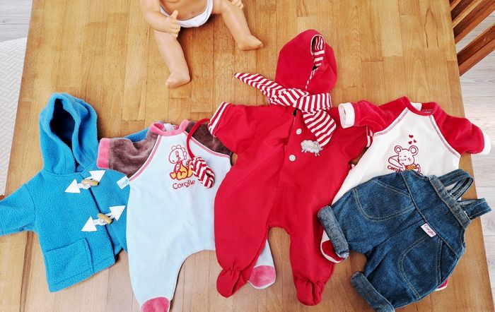 Poupon bébé Corolle et ses habits - photo numéro 2