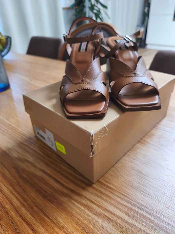 Escarpins Minelli neuves - photo numéro 7