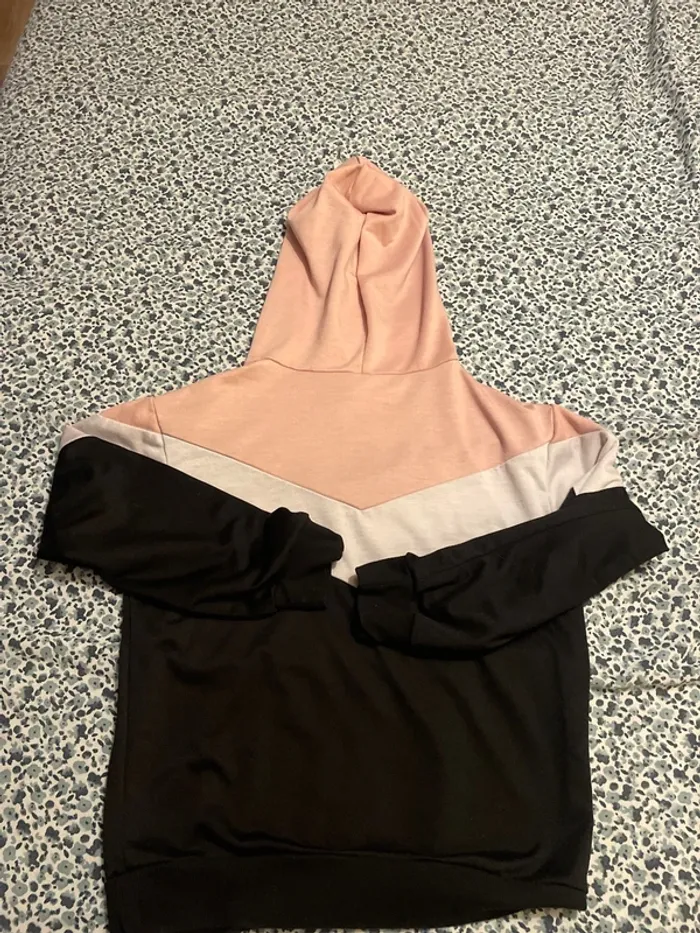 Suite capuche, sans marque - photo numéro 3