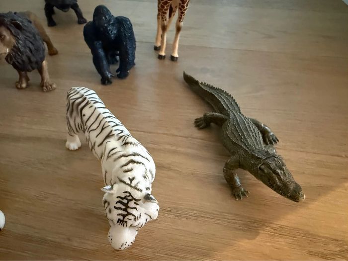 Lot 12 figurines animaux - photo numéro 3