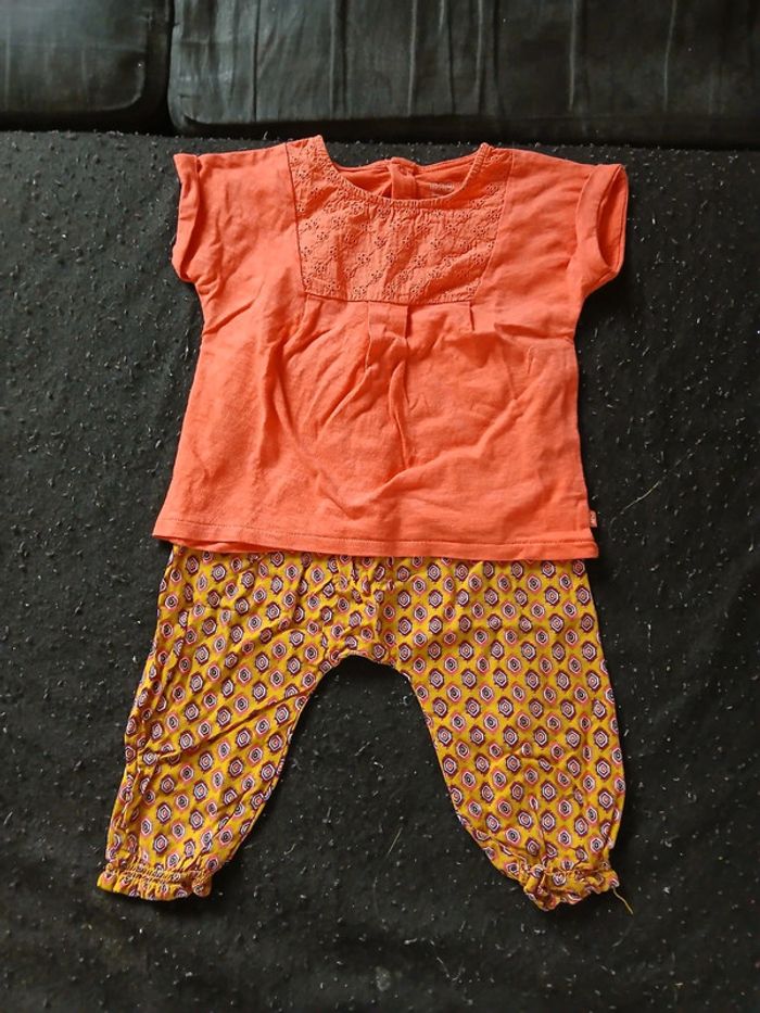 Ensemble été pantalon/t-shirt en 12 mois