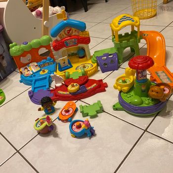 Ecole tut tut copains avec manège vélo skate board….