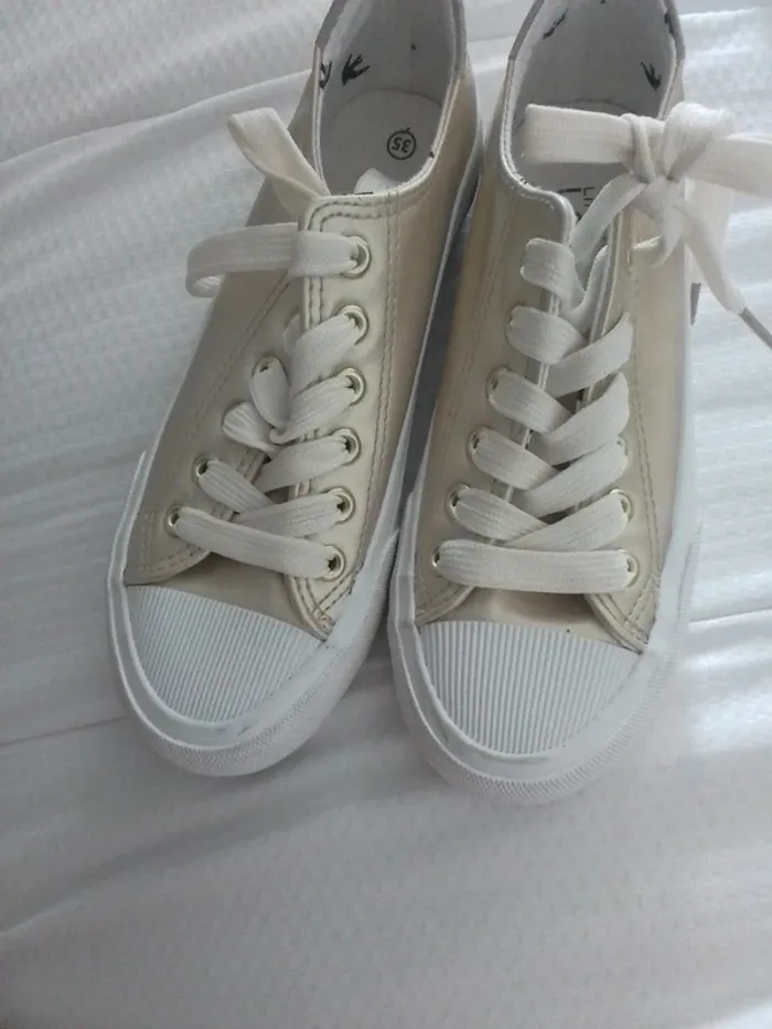 Chaussure doré - photo numéro 3
