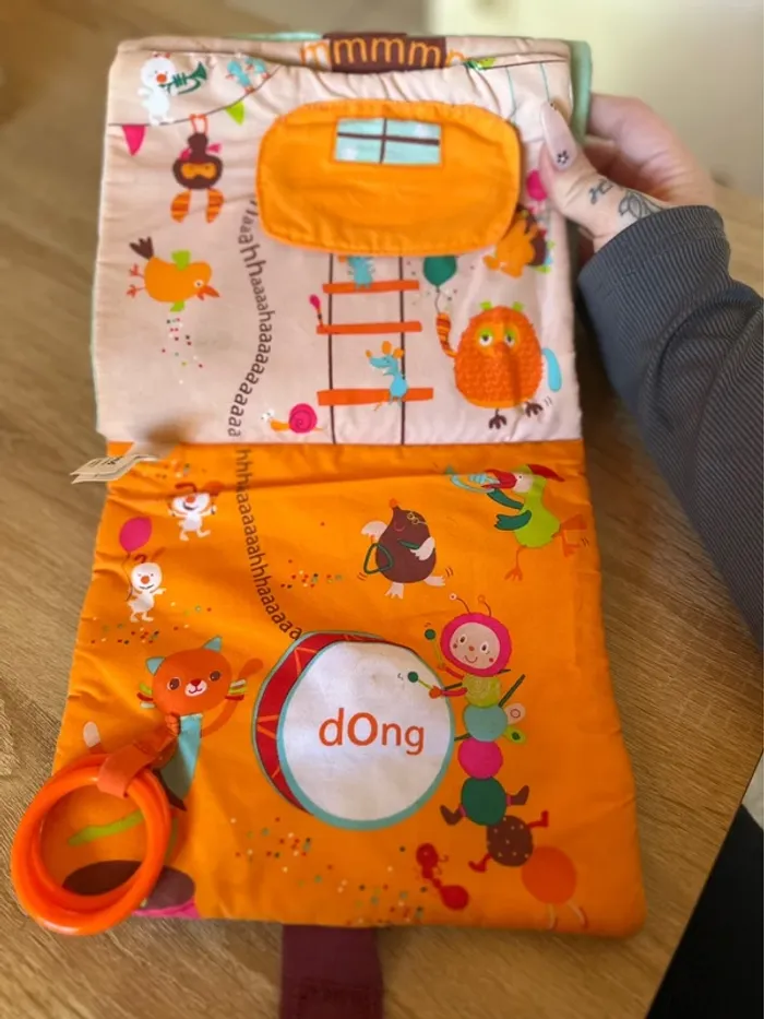 Livre tissu bébé sensoriel “Automne” Lilliputiens Très bon état - photo numéro 3