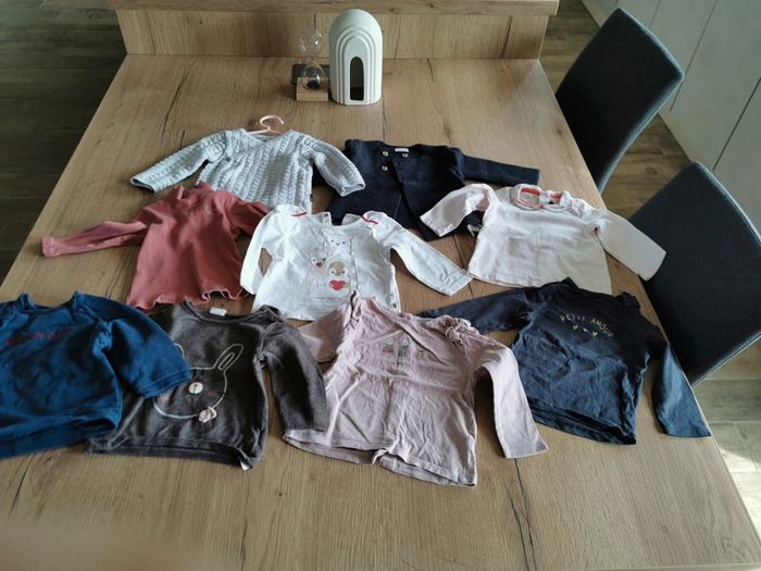 Lot hauts fille 9 mois - photo numéro 2