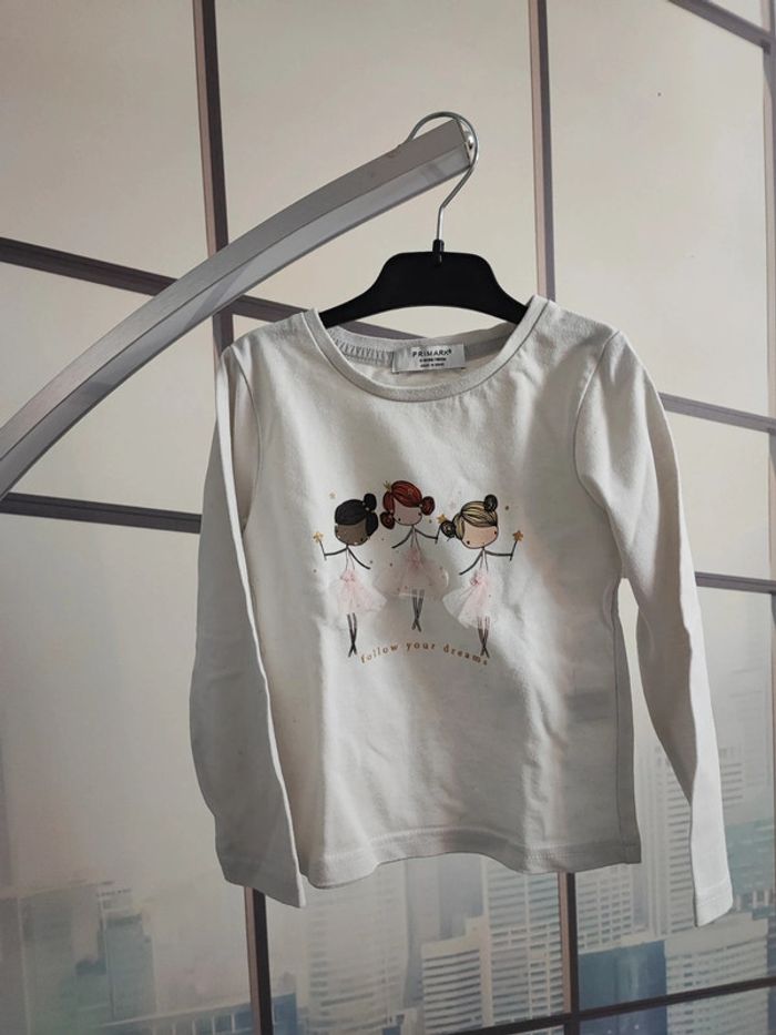 T-shirt manches longues taille 4/5 ans