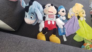 Lot de 5 doudou disneyland paris