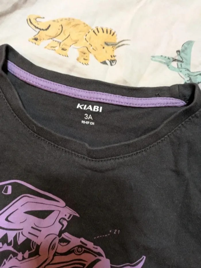 Lot 4 t-shirts manches courtes dinosaures 3 ans Kiabi orchestra marvel spiderman - photo numéro 2