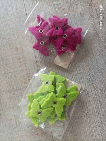 Lot 24 papillons en feutrine