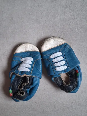 Carozoo Chaussures Bébé/Enfant à Semelle Souple effet baskets