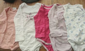 Lot 5 bodies 6 mois