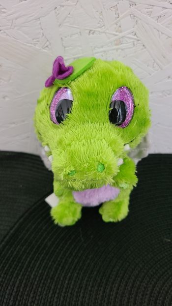 doudou alligator gros yeux ange vert