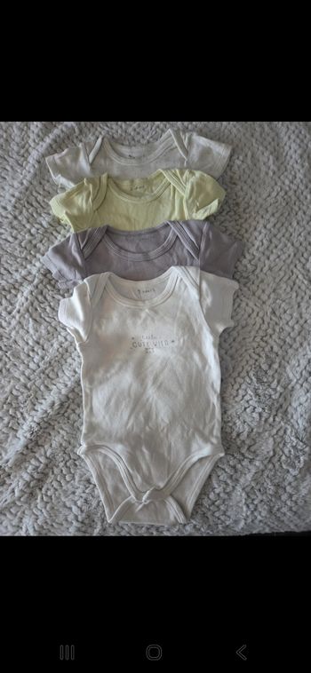 Lot de 4 bodies