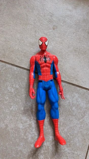 Figurine articulée spiderman hasbro 2013