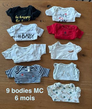 Lot de 9 bodies manches courtes - 6 mois