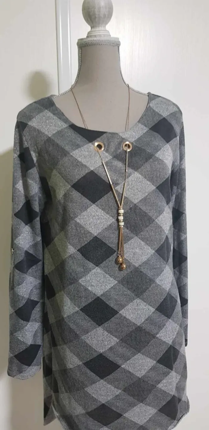 Robe douce avec collier - photo numéro 2