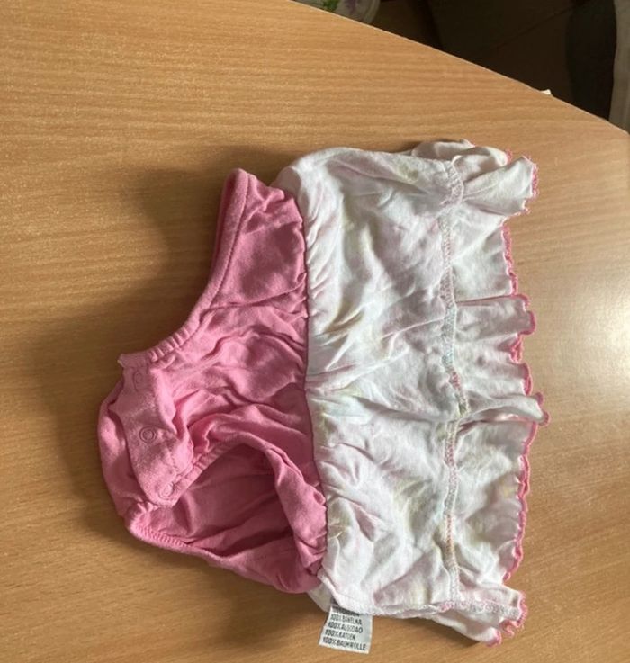 Lot de 2 Jupes à fleur de marque mini adelie taille 6mois - photo numéro 7
