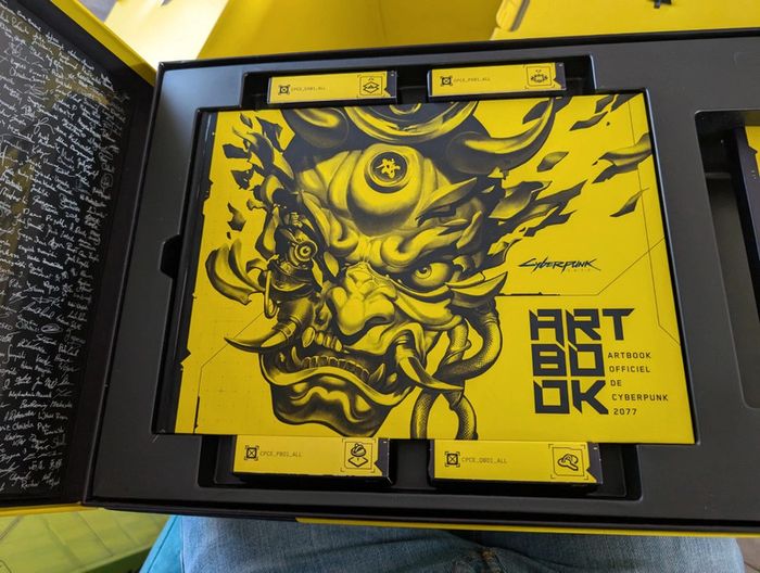 Coffret collector Cyberpunk 2077 PS4/Ps5 Neuf - photo numéro 8