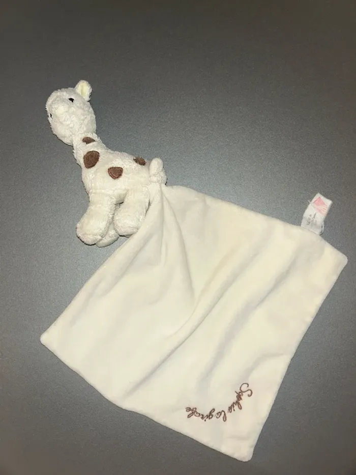 Doudou Sophie la girafe vulli