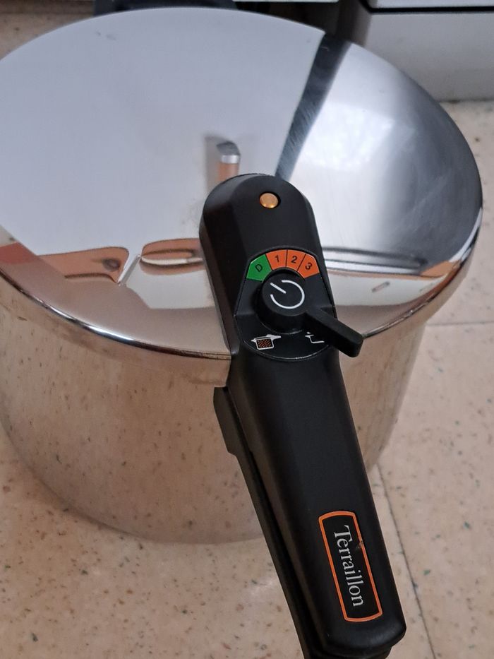 Cocotte-minute inox - photo numéro 5