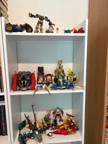Attention ne pas acheter l annonce. Authentiques legos montés