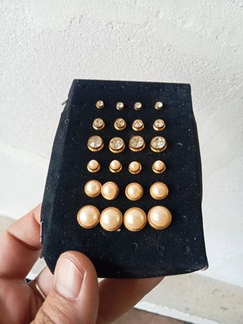 Lot 12 paires de boucles d'oreilles