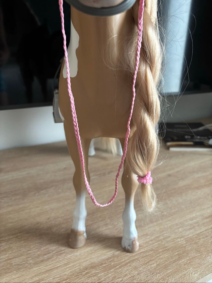Cheval beige et blanc our génération - photo numéro 4