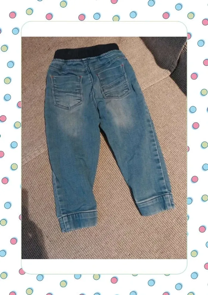 Jeans bleu, cheville qui se resserre - photo numéro 4