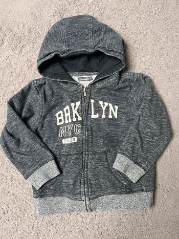 Sweat zippé à capuche