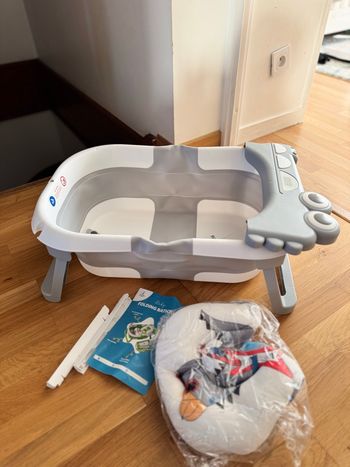 Baigneur pliable bébé avec coussins de bain et thermomètre