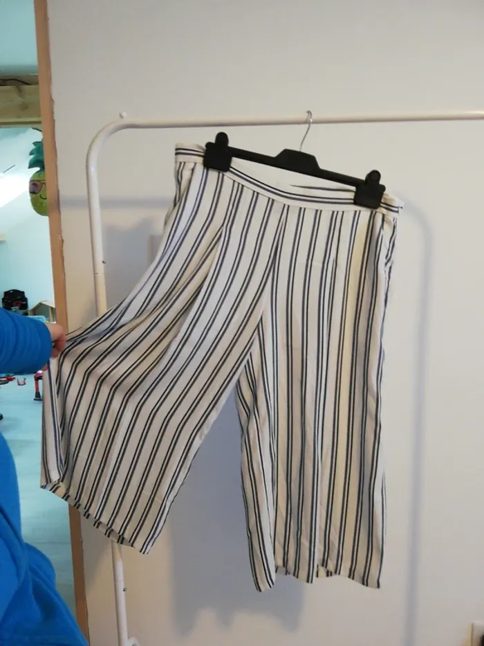 Pantacourt fluide et large 123 taille 42 - photo numéro 2