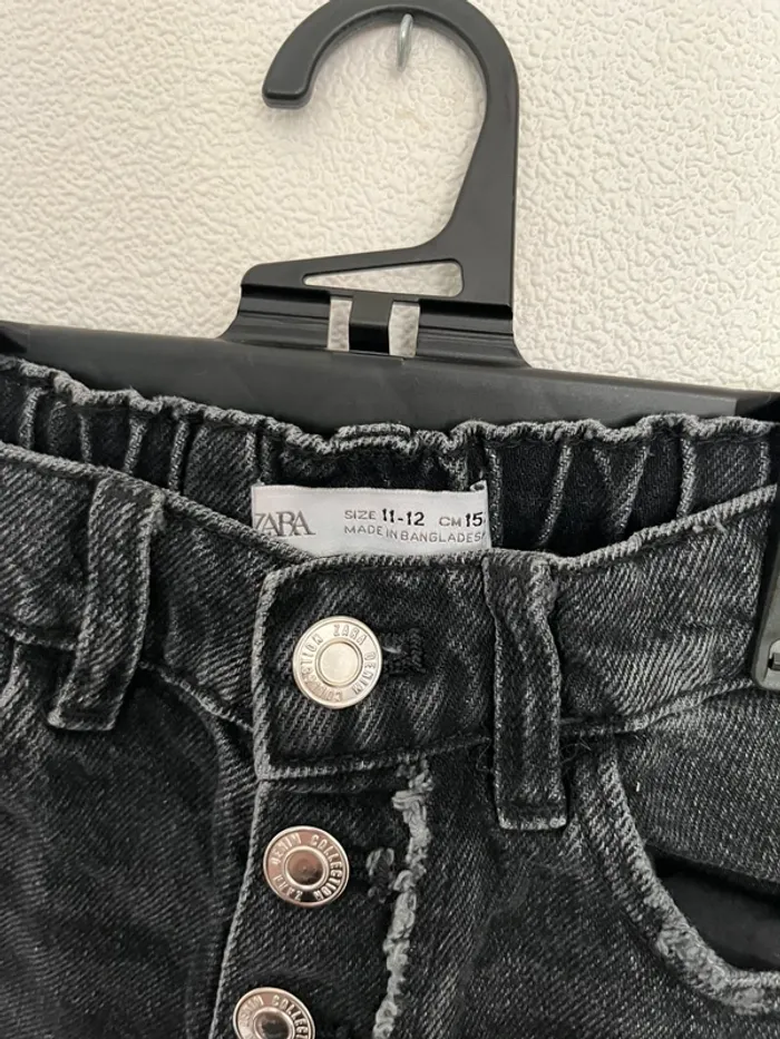Très beau short en jean pour petite fille - photo numéro 2
