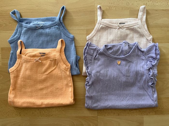 Lot 4 body / bodies 36mois kiabi fille debardeurs / manches courtes ete