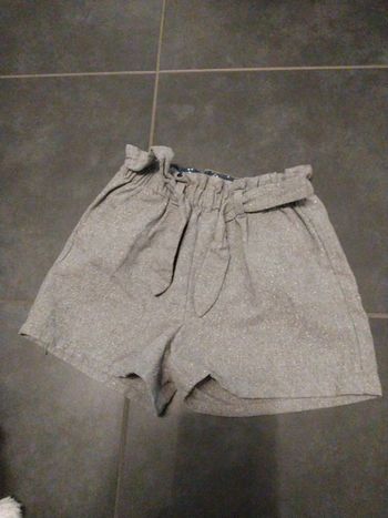 Short gris avec paillette