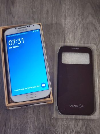 Samsung Galaxy S4 + étui S-View officiel – fonctionne – avec boîte