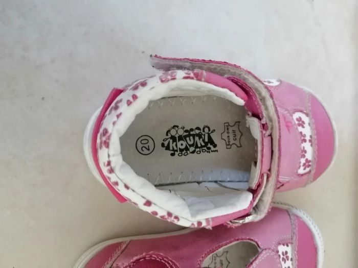 Chaussures t 20 - photo numéro 4