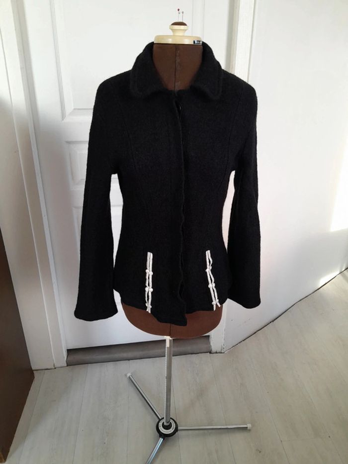 Jolie veste Jacqueline noire feutrée