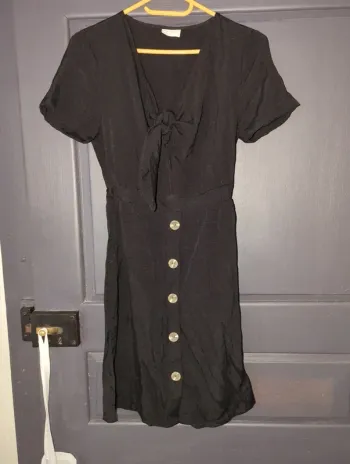 Jolie petite robe noire vila
