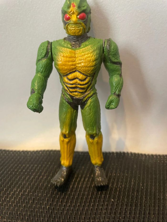 Figurine articulée Kamen rider Shin 10cm Bandai Toei vintage 1993 - photo numéro 3