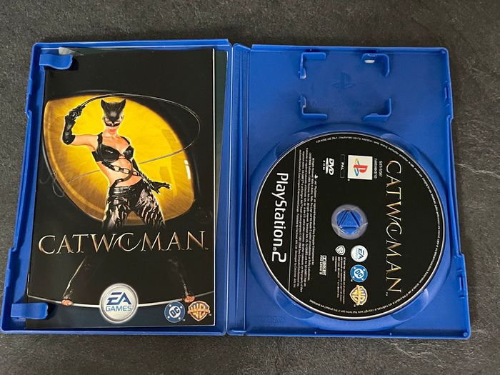 Jeux vidéos PS2 Catwoman - photo numéro 3