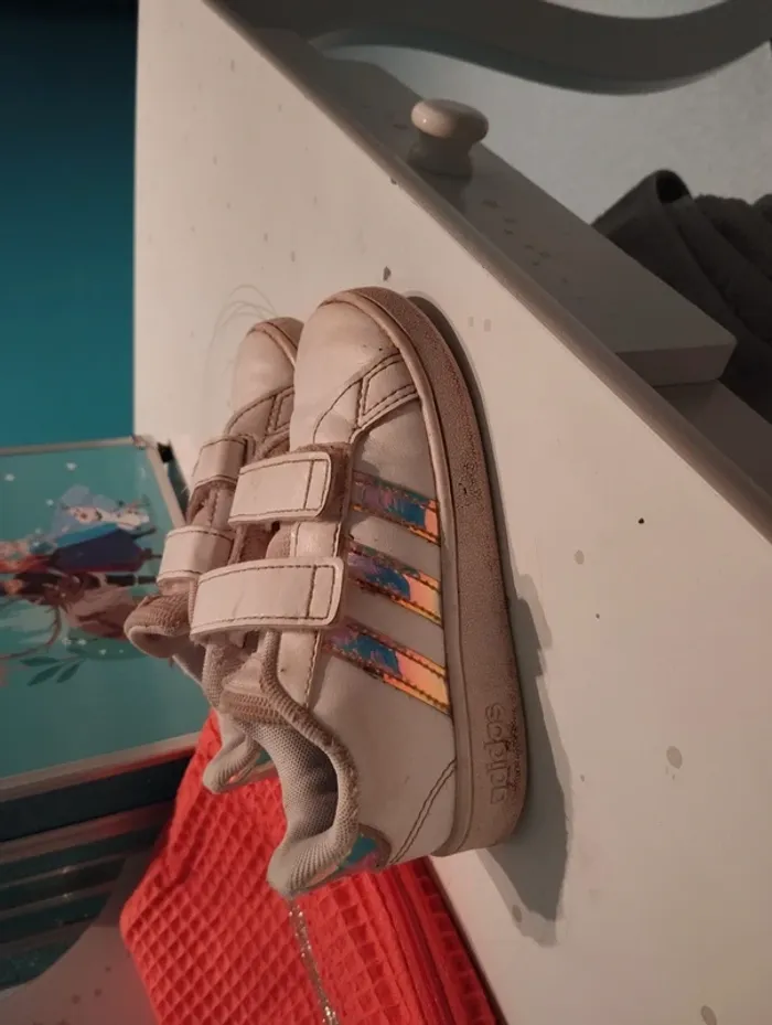 Basket adidas pointure 24