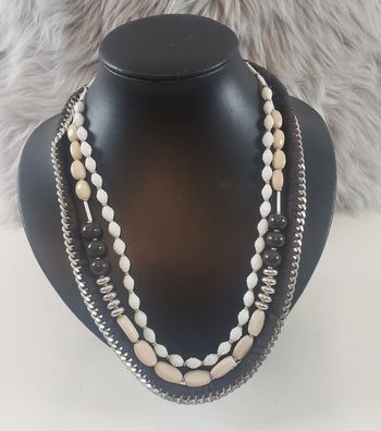 Joli collier triple