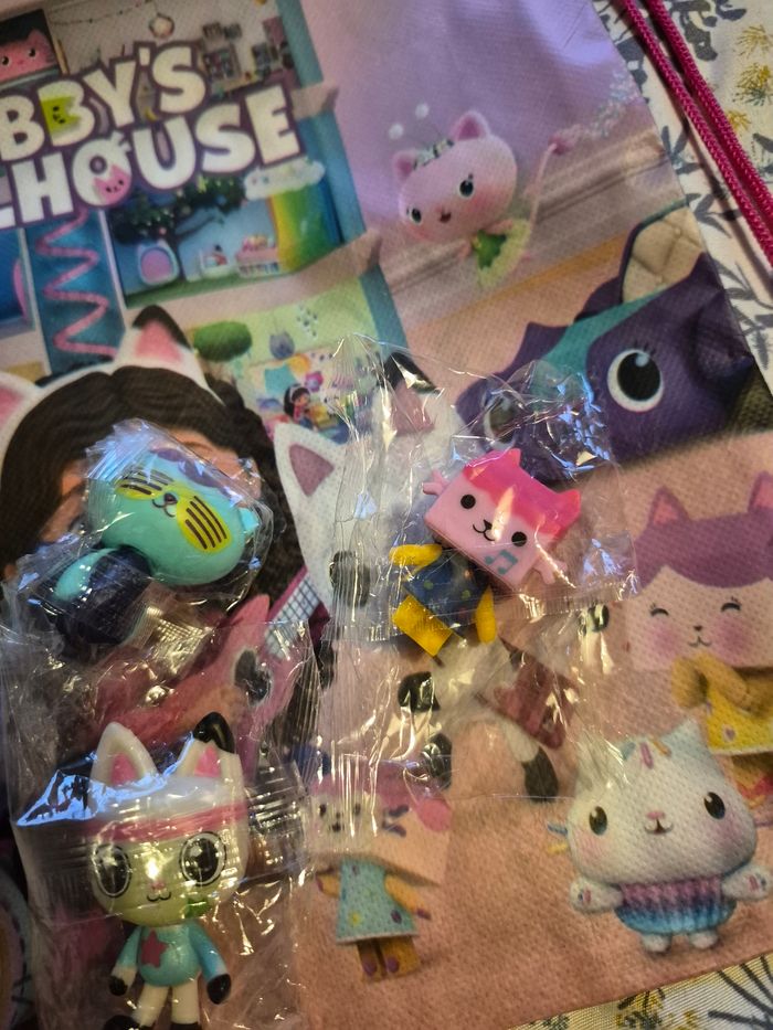 4 figurine et titbag neuf gabby chat gabby et la maison magique - photo numéro 3