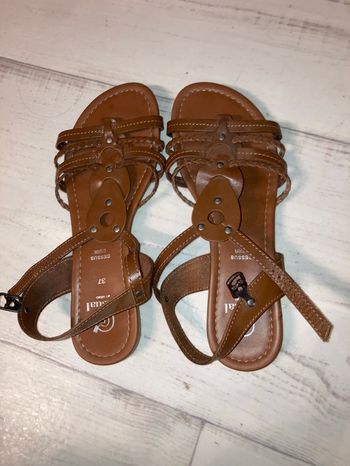 Sandales taille 37