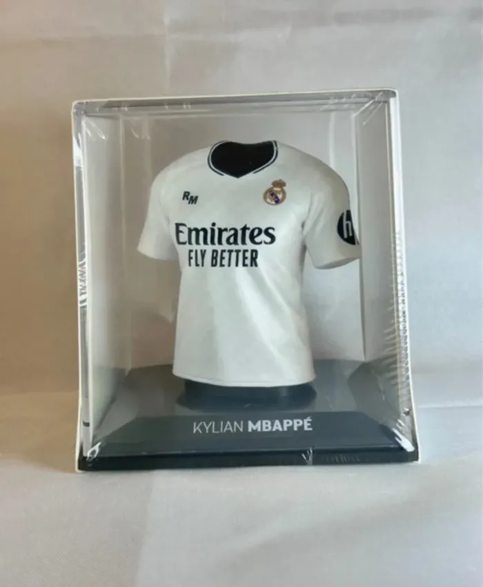 Figurine Officielle Kylian Mbappé - photo numéro 2