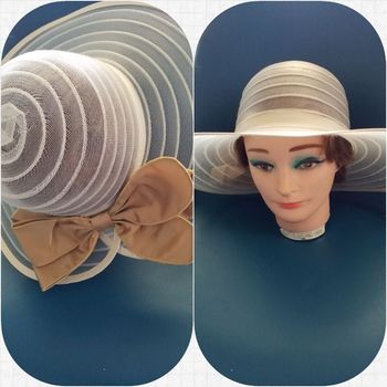 Chapeau beige avec nœud neuf